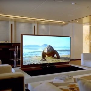 meccanismo alza tv con base rotante