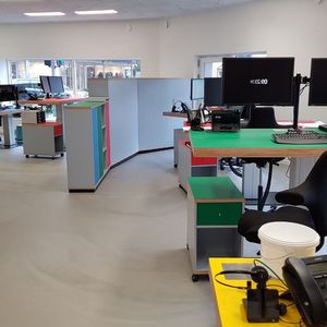 pavimento in gesso / in poliuretano / per il settore terziario / liscio