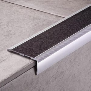 profilo per gradini in alluminio 1