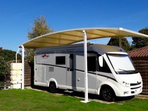 camper in fibra di vetro