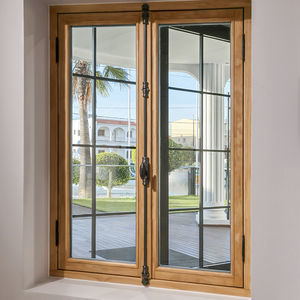 finestra in legno