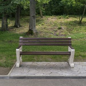 panca per spazi pubblici contemporanea