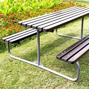 tavolo da picnic contemporaneo 1