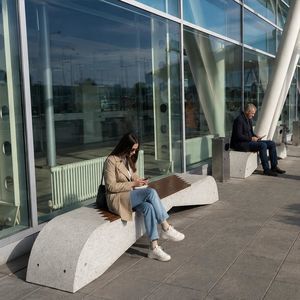 panca per spazi pubblici contemporanea 1