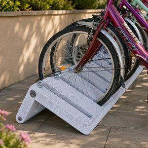 rastrelliera per biciclette a pavimento
