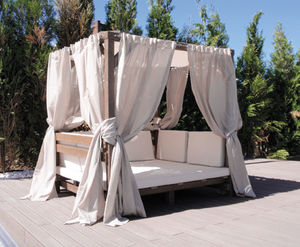 letto da giardino a baldacchino 1