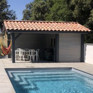 pool house in abete di Douglas