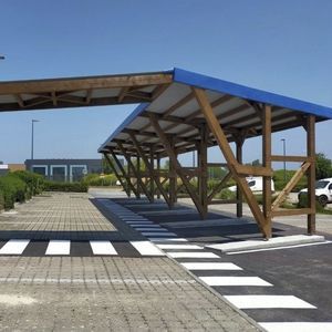 tettoia per posto-auto in legno