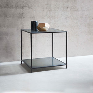 tavolo d'appoggio contemporaneo