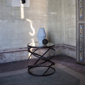 tavolo d'appoggio contemporaneo