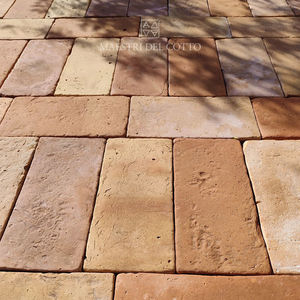 pavimento in terracotta