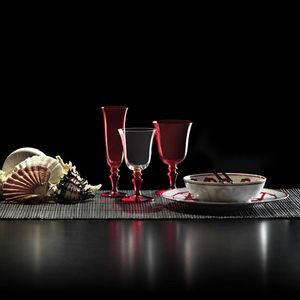 bicchiere da vino / a calice / in vetro soffiato / contract