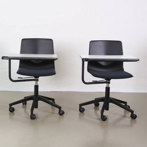 sedia da conferenza con tavoletta 1