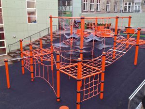 struttura d'arrampicata per parco giochi