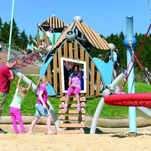 struttura d'arrampicata per parco giochi
