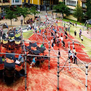struttura d'arrampicata per parco giochi