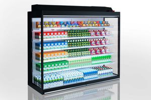 vetrina refrigerata con scaffali