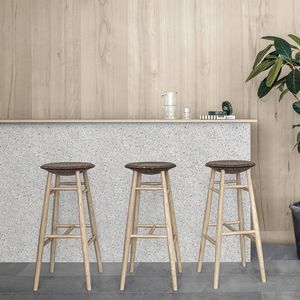 sgabello da bar design scandinavo