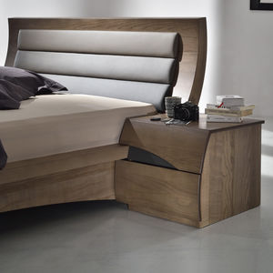 comodino moderno / in legno / rettangolare / con cassetti