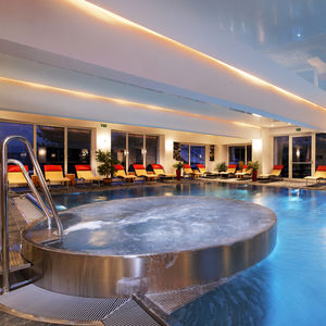 piscina a straripamento 1