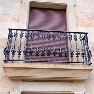balcone a sbarre / in metallo / in pietra