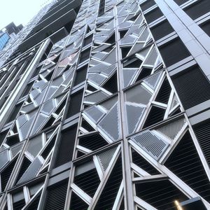 rivestimento di facciata in fogli / in alluminio / perforato / 3D