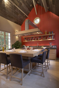 cucina moderna / in quercia / in ardesia / con isola
