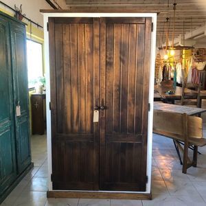 armadio in stile rustico