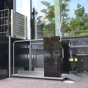 piattaforma elevatrice per sedia a rotelle