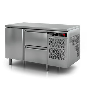 tavolo di preparazione in acciaio inox
