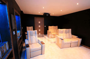 sala di home cinema privata