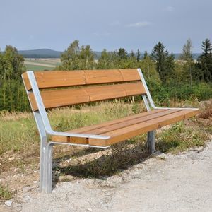 panca per spazi pubblici contemporanea