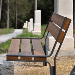 panca per spazi pubblici contemporanea 1