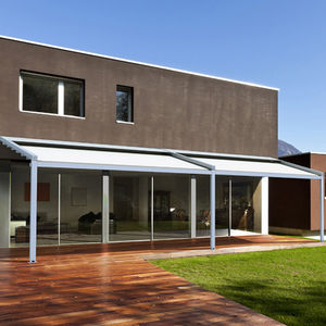 pergola addossata