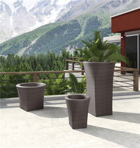 fioriera in rattan