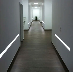profilo luminoso a muro