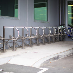 rastrelliera per biciclette a pavimento 1