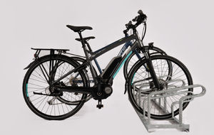 rastrelliera per biciclette a pavimento