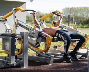 attrezzo per bodybuilding da esterno