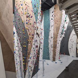 parete d'arrampicata fissa