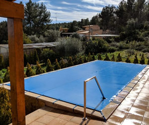 protezione per piscina con occhielli
