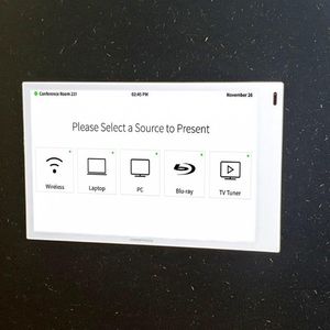 supporto per touchscreen da parete