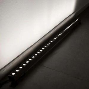 luce con piedistallo 1