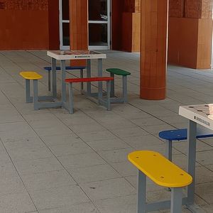 tavolo da gioco per bambini per esterni 1