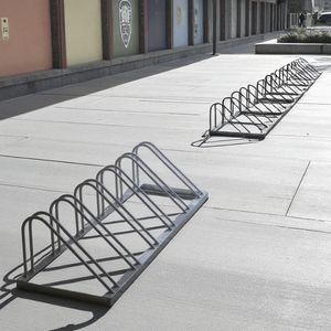 rastrelliera per biciclette a pavimento