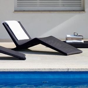 bordo di piscina in pietra