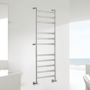 scaldasalviette ad acqua calda