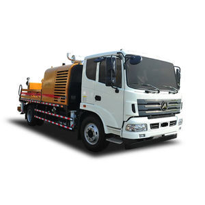 pompa per calcestruzzo montata su rimorchio