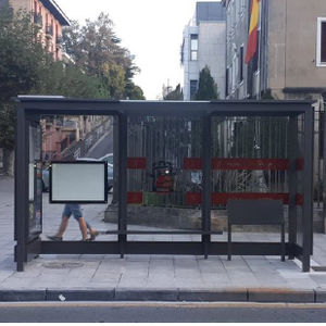 pensilina per fermata d'autobus in vetro 1