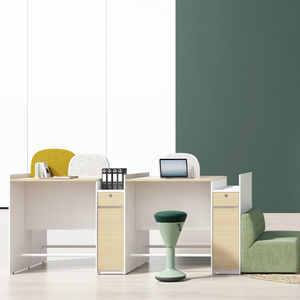 tavolo da lavoro contemporaneo